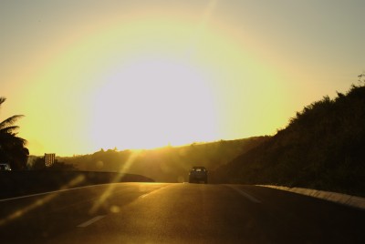 Couché de soleil sur la route